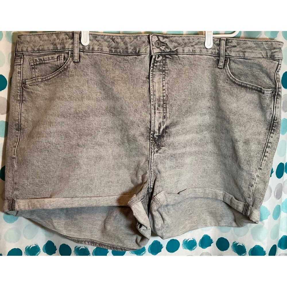 NWOT Old Navy Plus Size Women 28W Gray Jean High Rise OG Straight Shorts